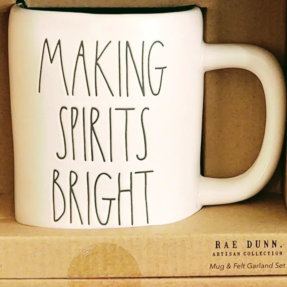 NEW IN BOX RAE DUNN CHRISTMAS MAKING SPIRITS BRIGHT MUG & GARLAND GIFT SET